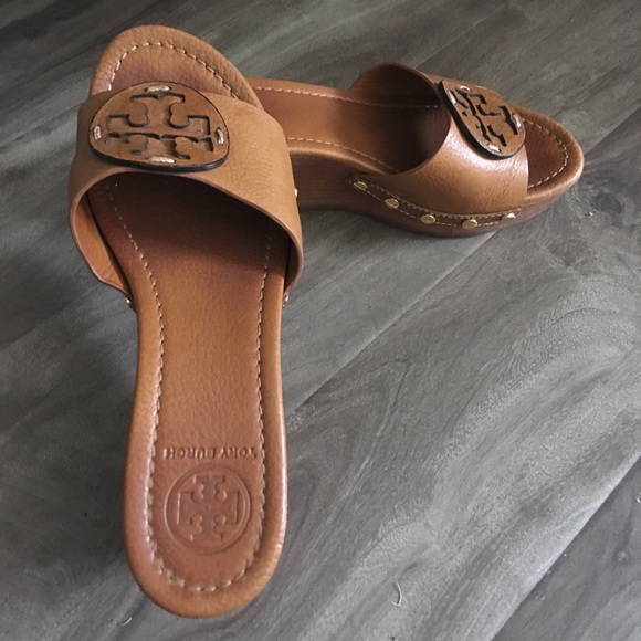 patty heeled wedge slide